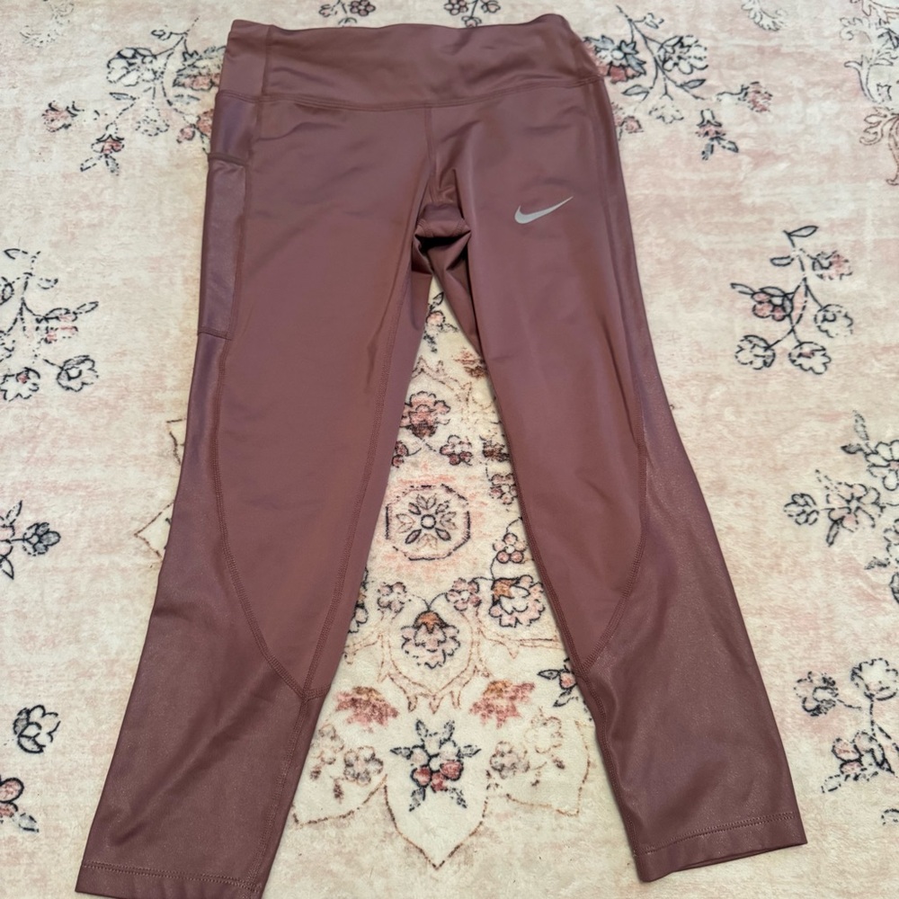 Xs Nike pink capri Leggings with Silver Logo